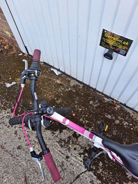 Carrera kids bike 26" in good condition